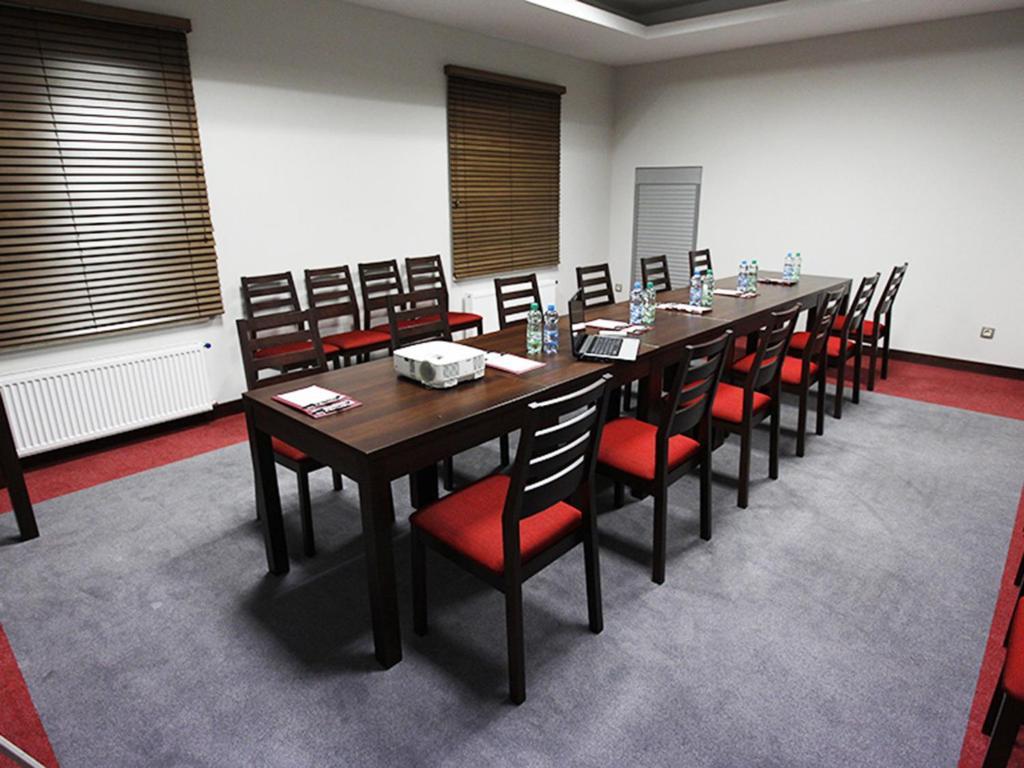 Hotel Otolinski Плоцк Экстерьер фото