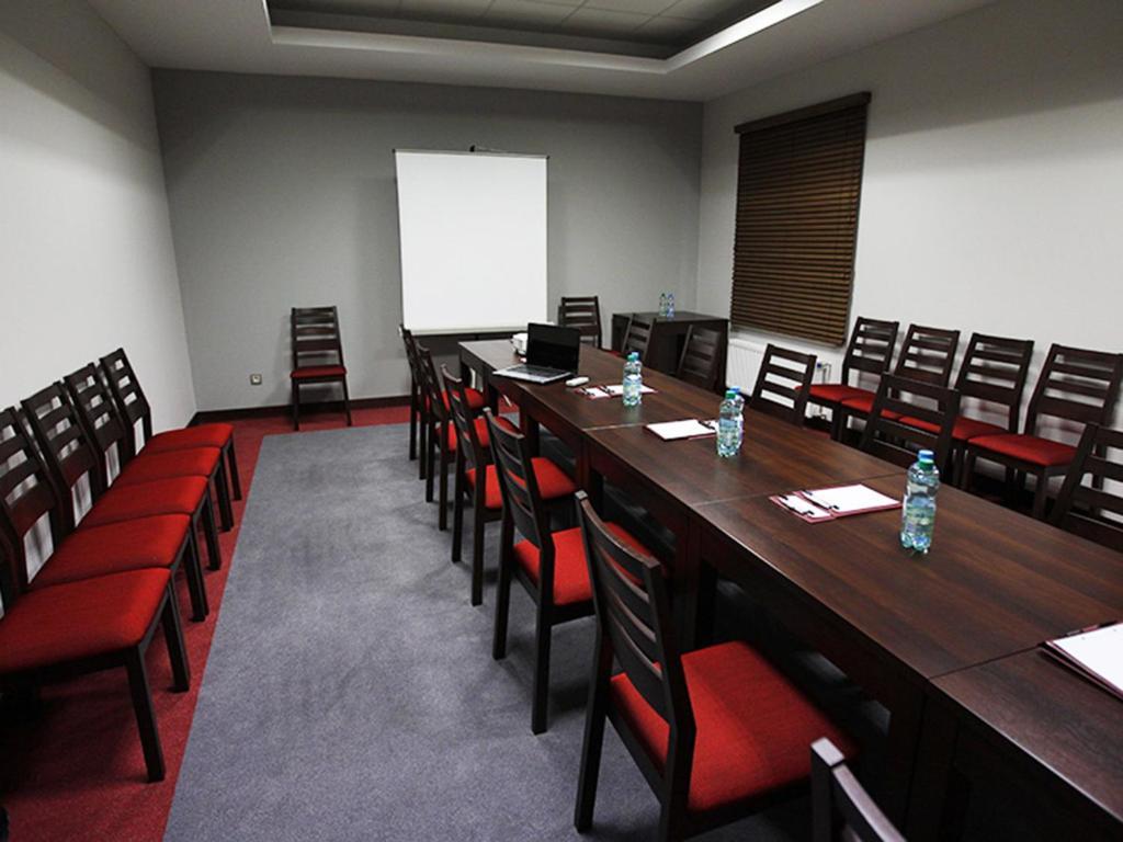 Hotel Otolinski Плоцк Экстерьер фото
