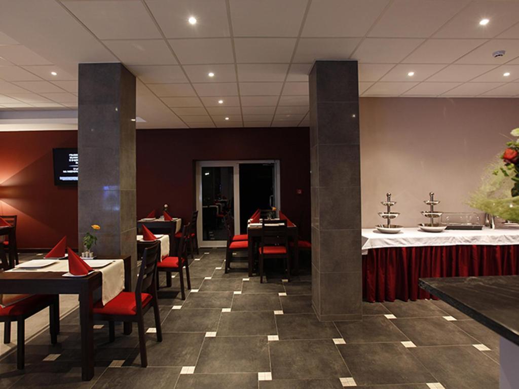 Hotel Otolinski Плоцк Экстерьер фото